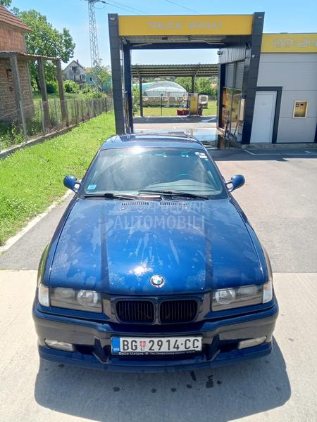 BMW 318 