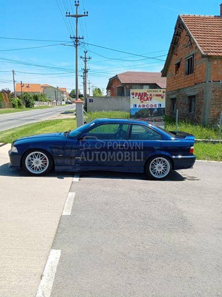 BMW 318 