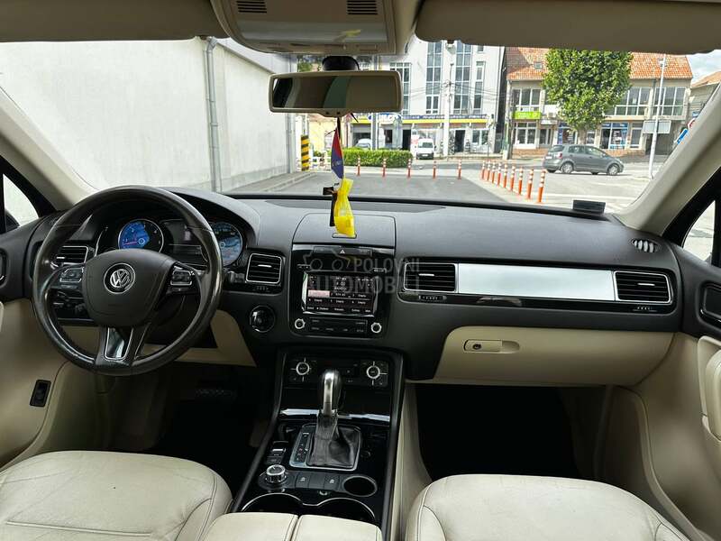 Volkswagen Touareg 3.0 TDI BLUEMOTION