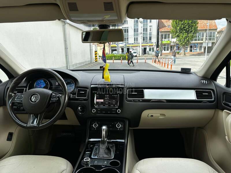 Volkswagen Touareg 3.0 TDI BLUEMOTION