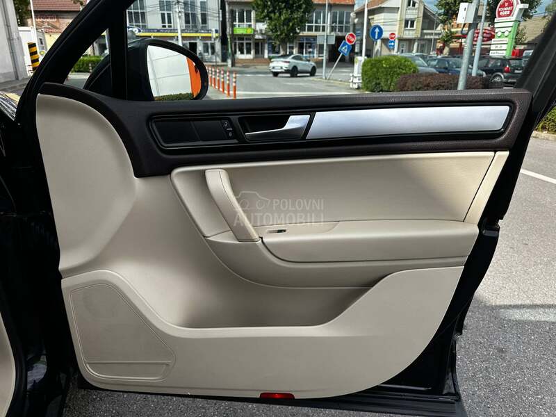 Volkswagen Touareg 3.0 TDI BLUEMOTION
