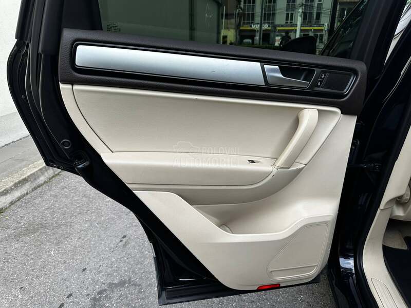 Volkswagen Touareg 3.0 TDI BLUEMOTION