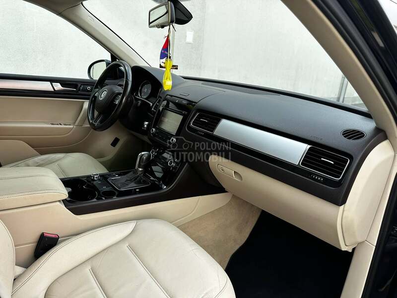 Volkswagen Touareg 3.0 TDI BLUEMOTION