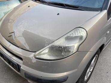 Levi far za Citroen C3 pluriel od 2002. do 2010. god.