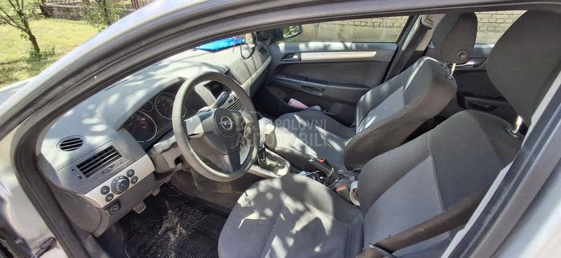 Opel Astra H 