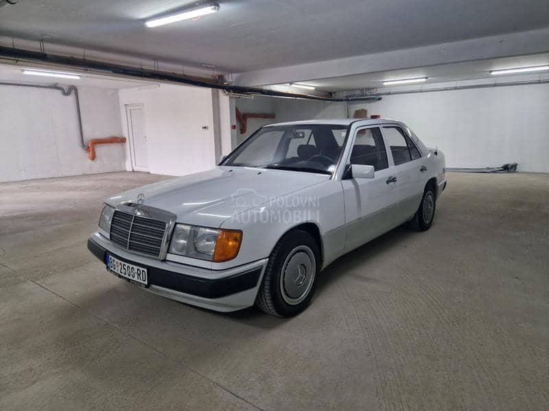 Mercedes Benz W124 200 E