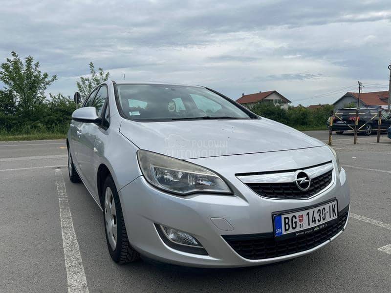 Opel Astra J 