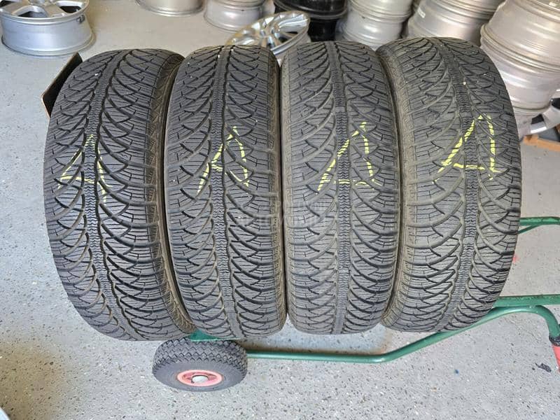 Fulda 185/60 R15 Zimska