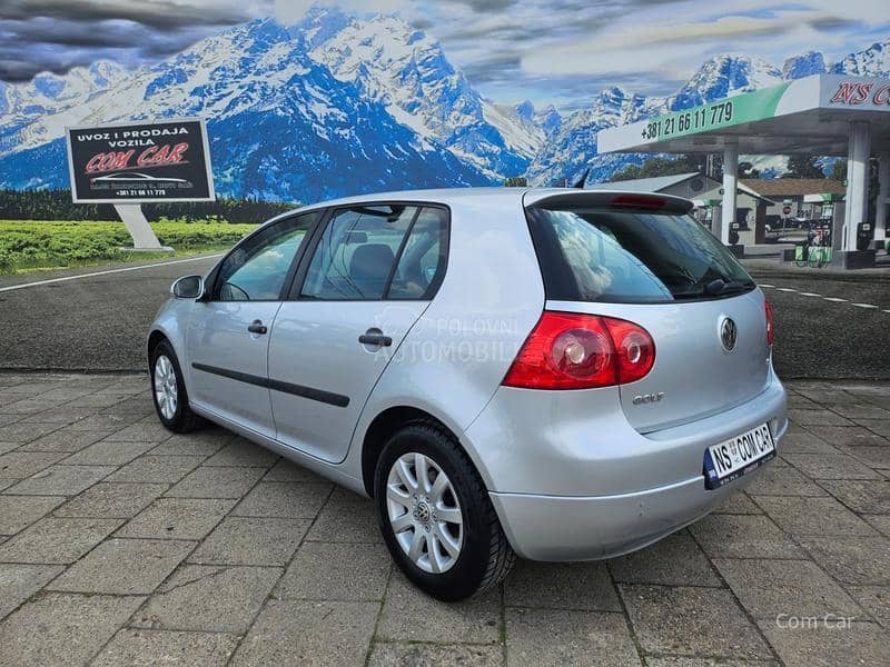 Volkswagen Golf 5 1.6 8V   75 K W