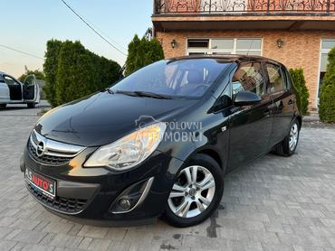 Opel Corsa D / N A V I /