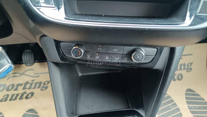Opel Corsa F 1.2 EDITION