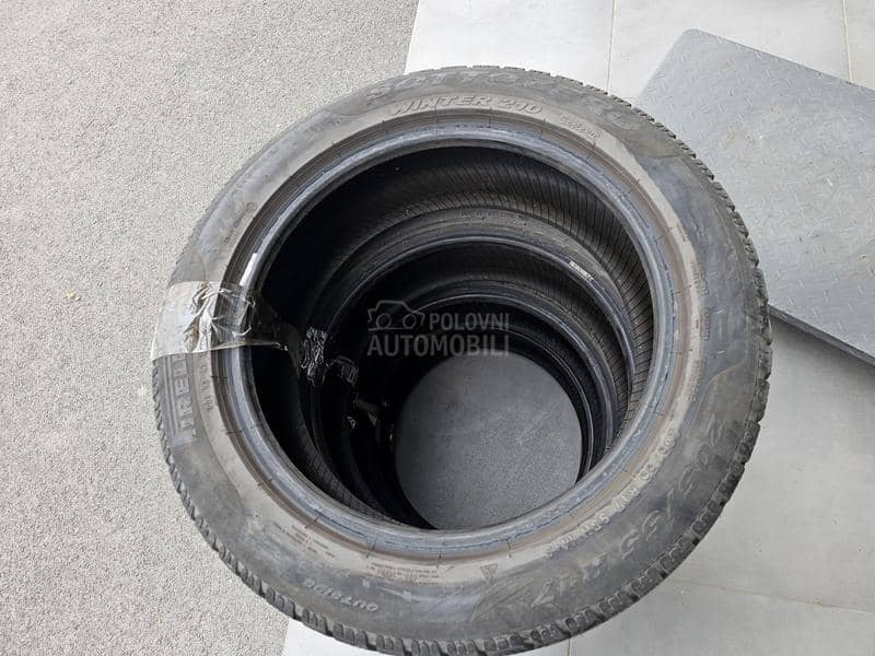 Pirelli 205/55 R17 Zimska