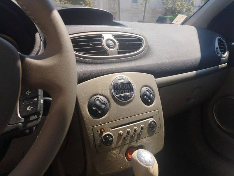 Renault Clio Privilege 1.6 16V