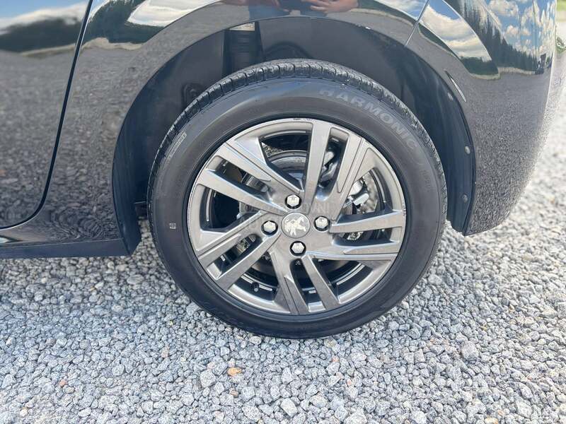 Peugeot 208 1.2 Puretech / Autom