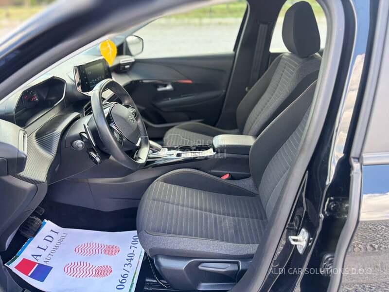 Peugeot 208 1.2 Puretech / Autom