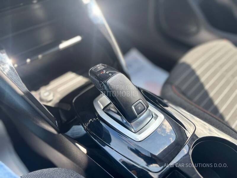 Peugeot 208 1.2 Puretech / Autom