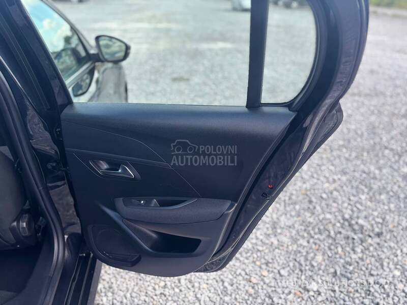 Peugeot 208 1.2 Puretech / Autom