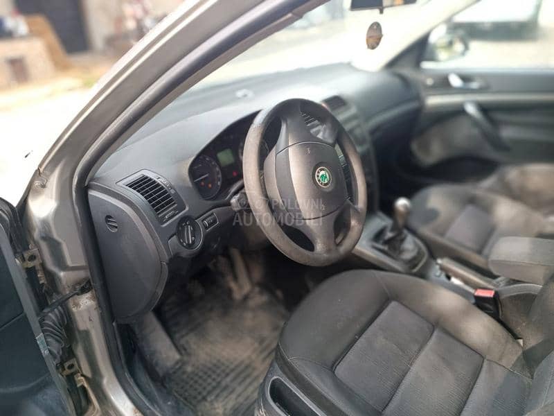 Škoda Octavia -  kompletan auto u delovima