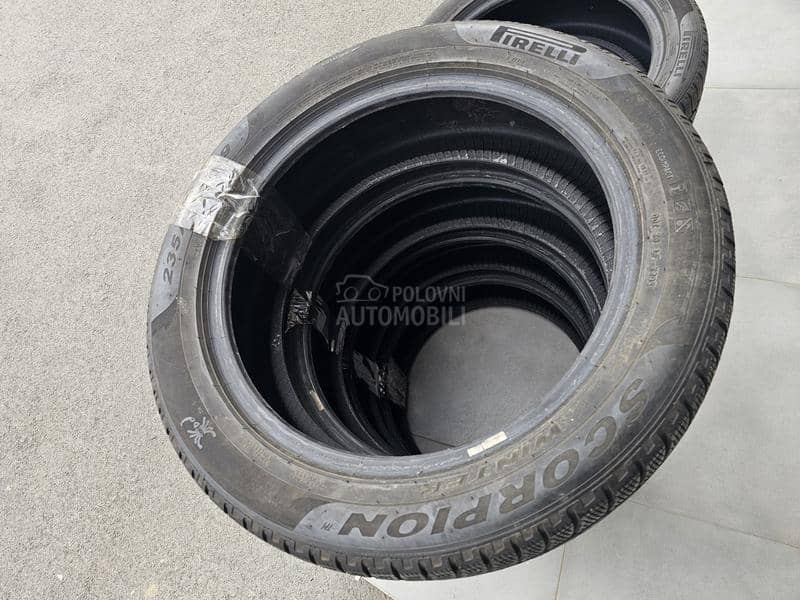 Pirelli 235/50 R19 Zimska