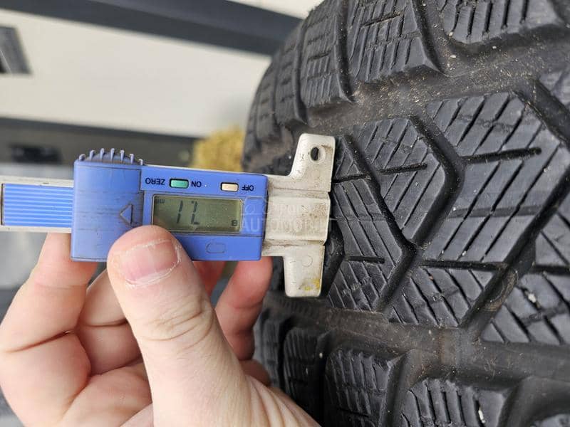 Pirelli 235/50 R19 Zimska