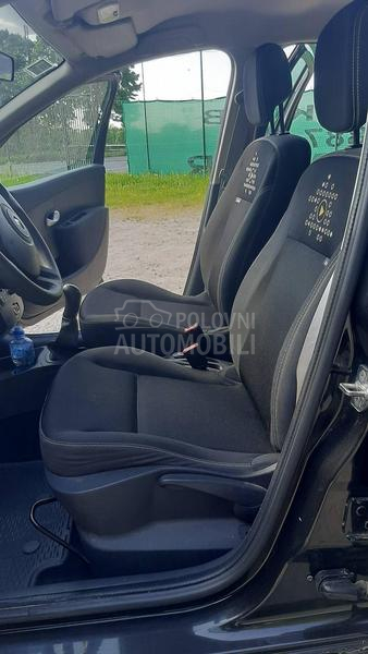 Renault Clio YAHOO