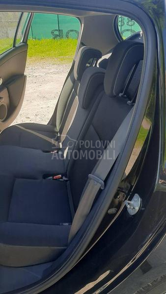 Renault Clio YAHOO