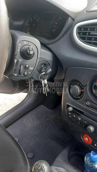 Renault Clio YAHOO