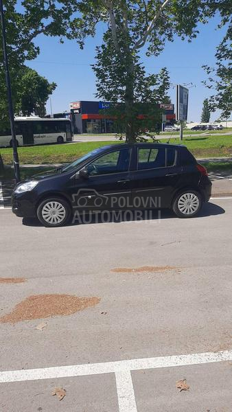 Renault Clio YAHOO
