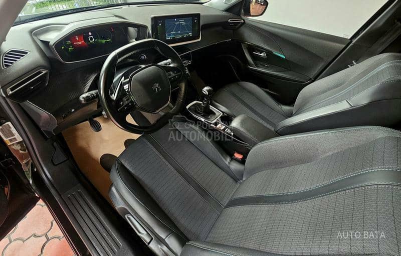 Peugeot 2008 ALLURE/LED/KAMERA