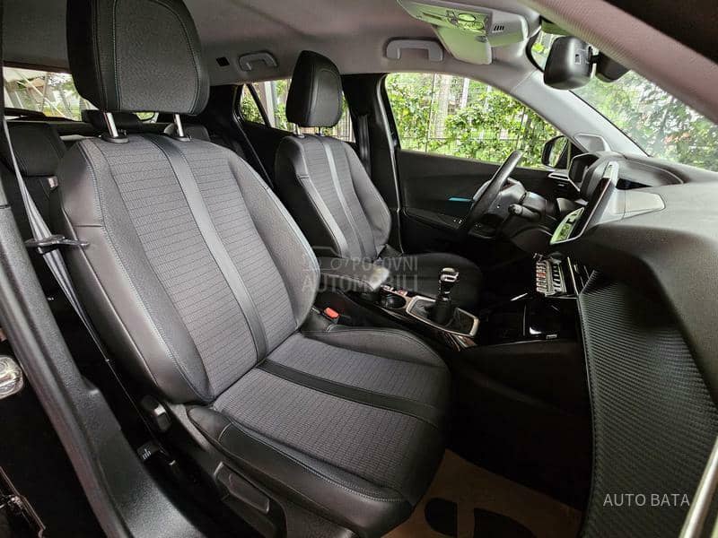 Peugeot 2008 ALLURE/LED/KAMERA