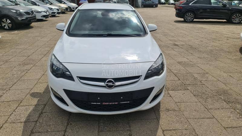Opel Astra J 1.6d LED/NAV I