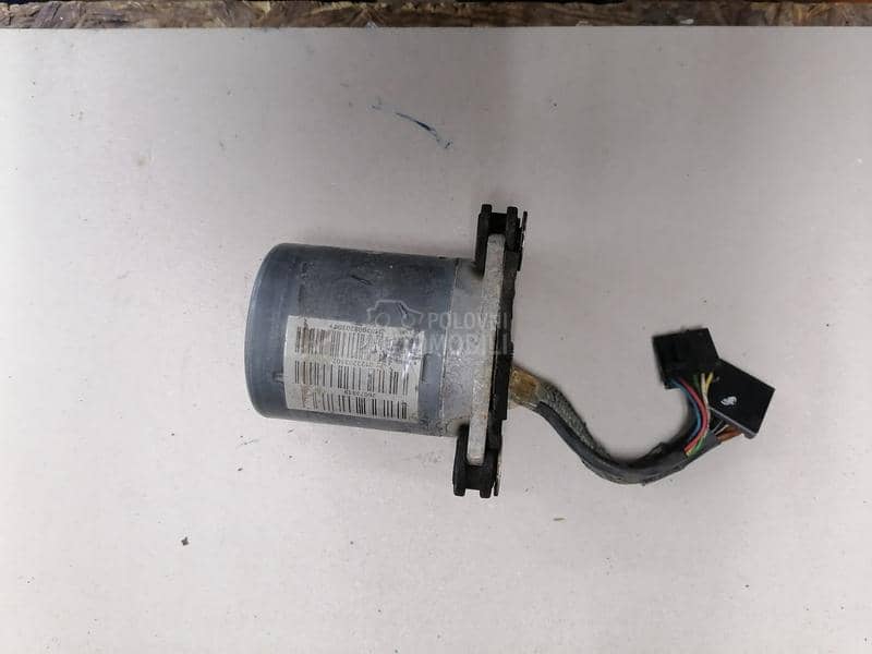 Servo motor