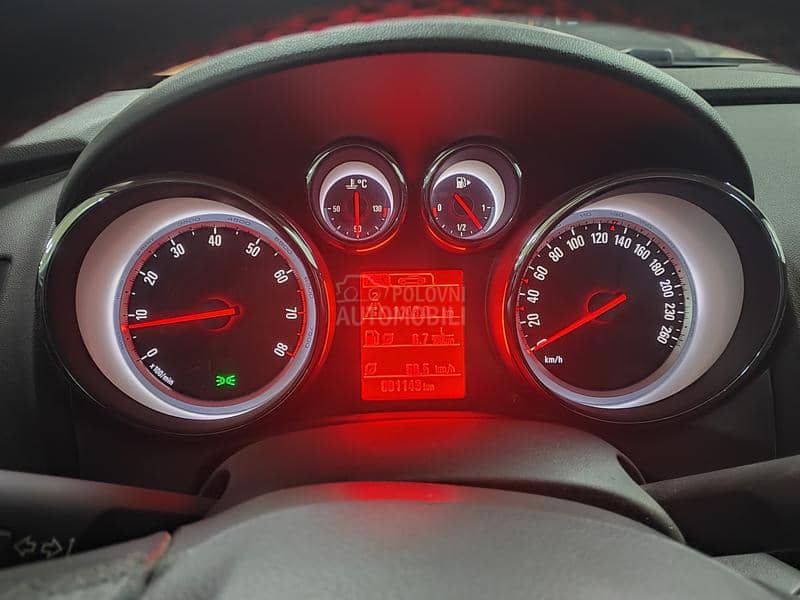 Opel Astra J 