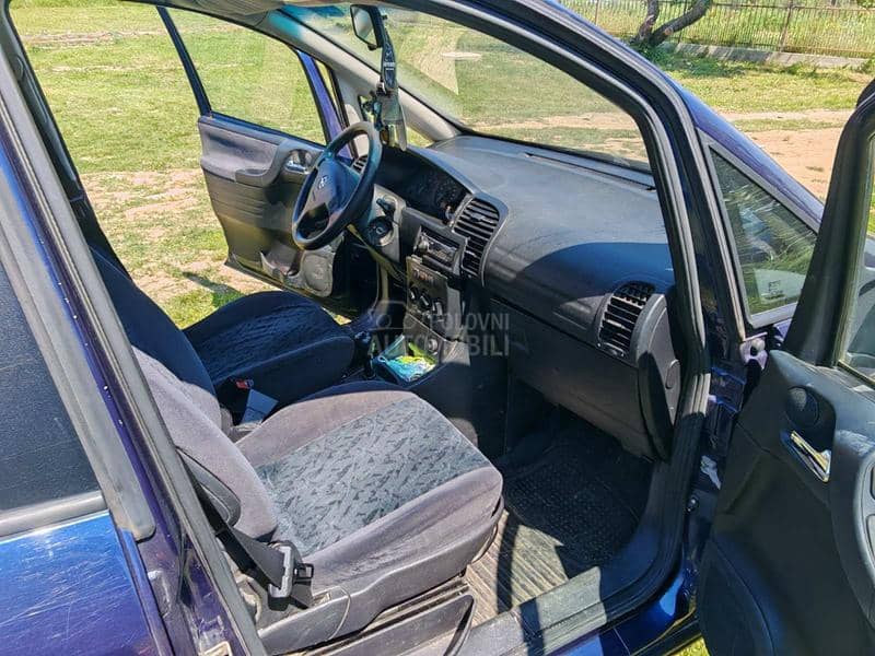 Opel Zafira 
