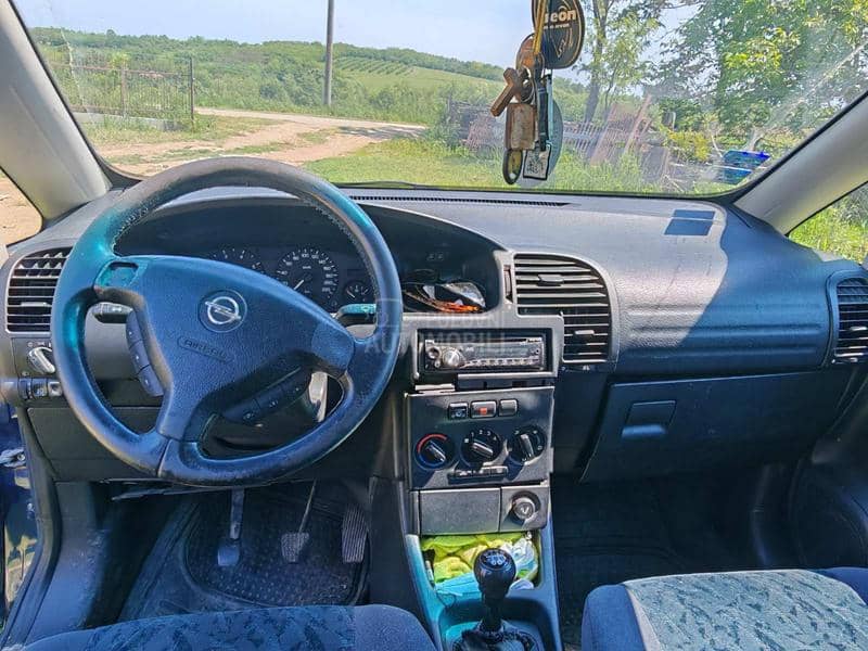 Opel Zafira 