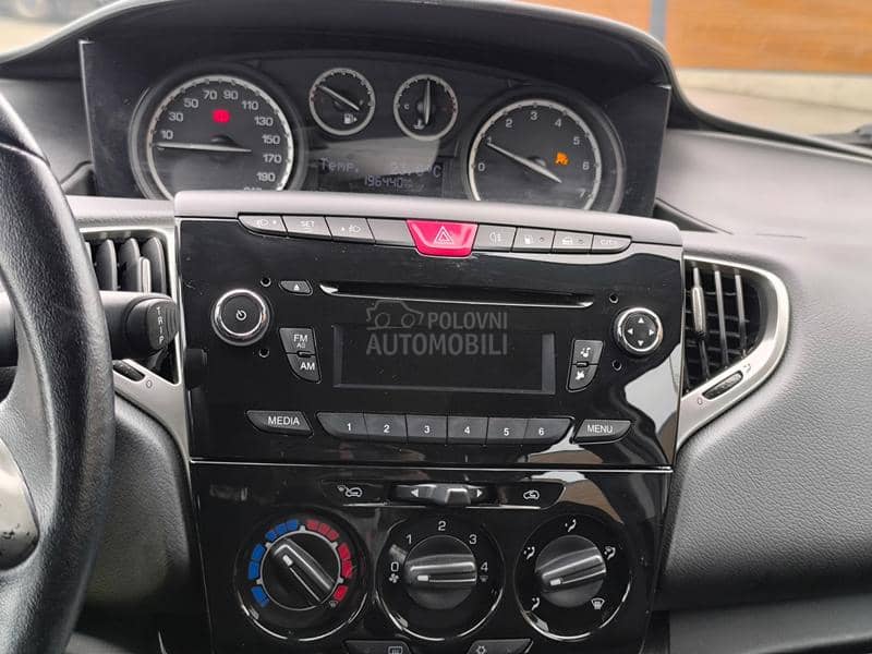 Lancia Ypsilon 1.2 B / TNG