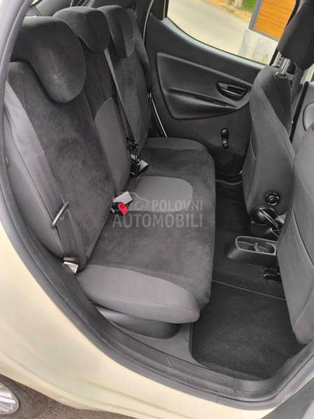 Lancia Ypsilon 1.2 B / TNG