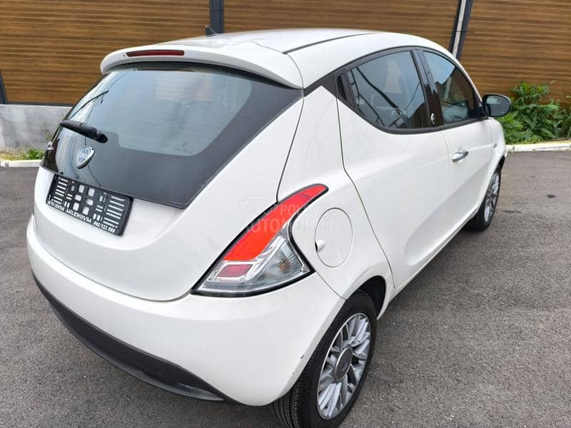 Lancia Ypsilon 1.2 B / TNG