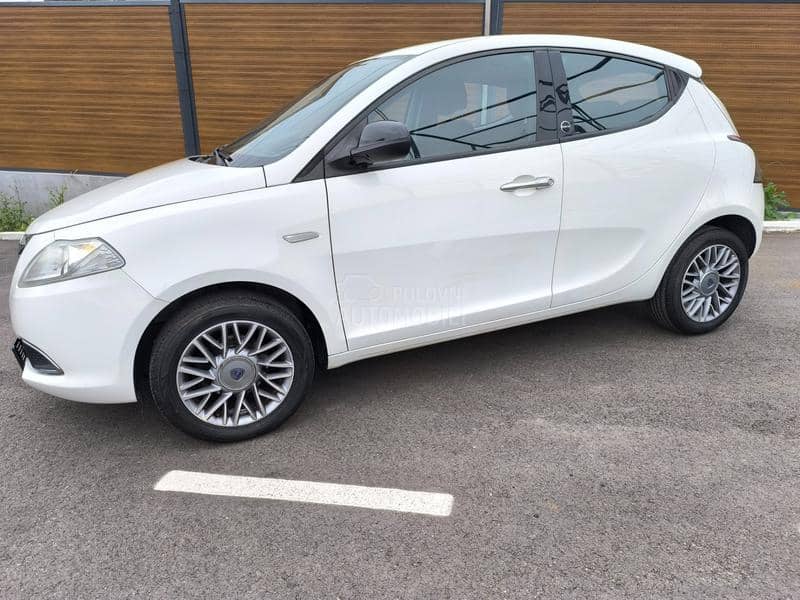 Lancia Ypsilon 1.2 B / TNG