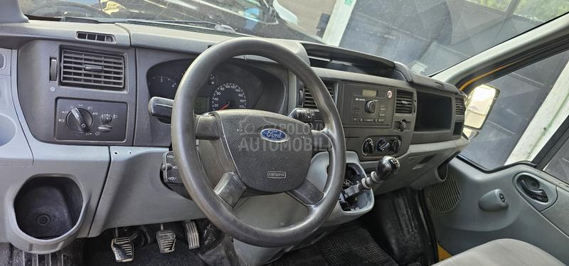 Ford Transit 2.4tdci ,6 sedista