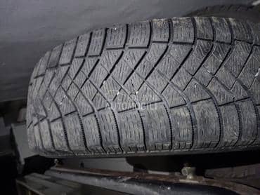 Pirelli 215/70 R16 Zimska