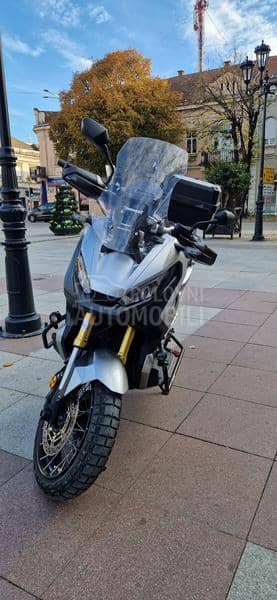 Honda x adv 750