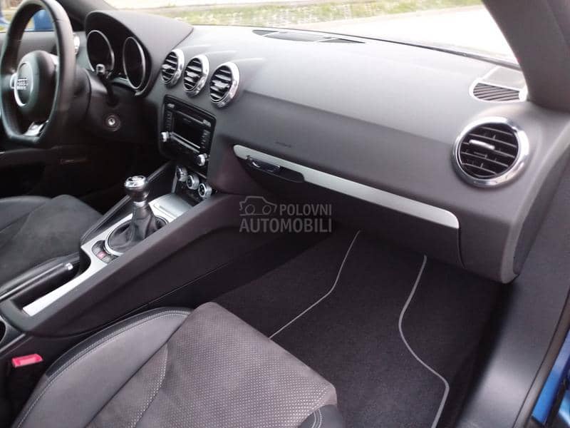Audi TT 1.8i  u.v.o.z. C H