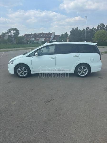 Mitsubishi Grandis mini van