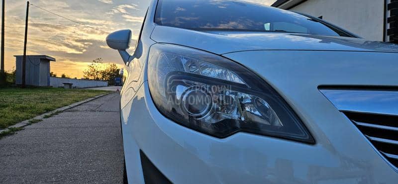 Opel Meriva 1.4 COSMO CH
