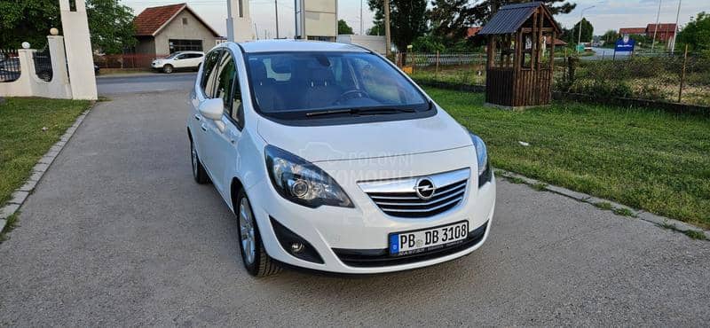 Opel Meriva 1.4 COSMO CH