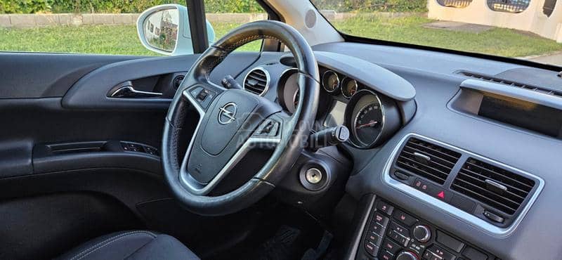 Opel Meriva 1.4 COSMO CH