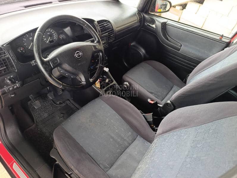 Opel Zafira 1.8 16 v