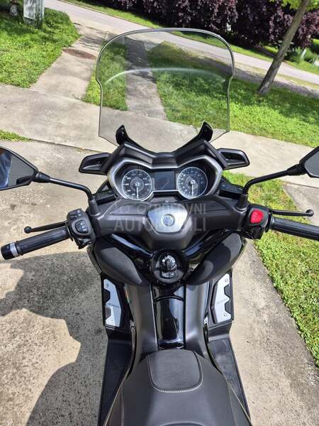 Yamaha xmax 125 tech max