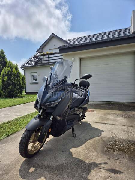 Yamaha xmax 125 tech max